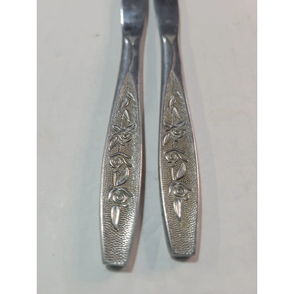 Vintage Geo S‎ Leiner Co Stainless Taiwan Rose Floral Dinner Knives Set of 2